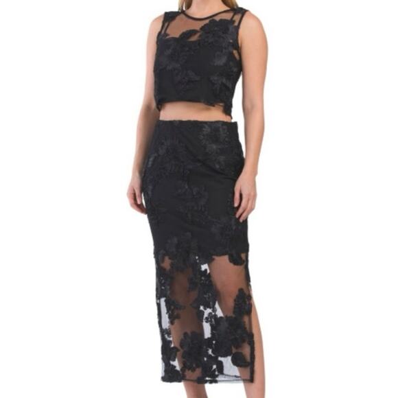 NWT CAMILA COELHO Pull On Set Embroidered Floral Black Top And Maxi Skirt Sz XS - Picture 1 of 10